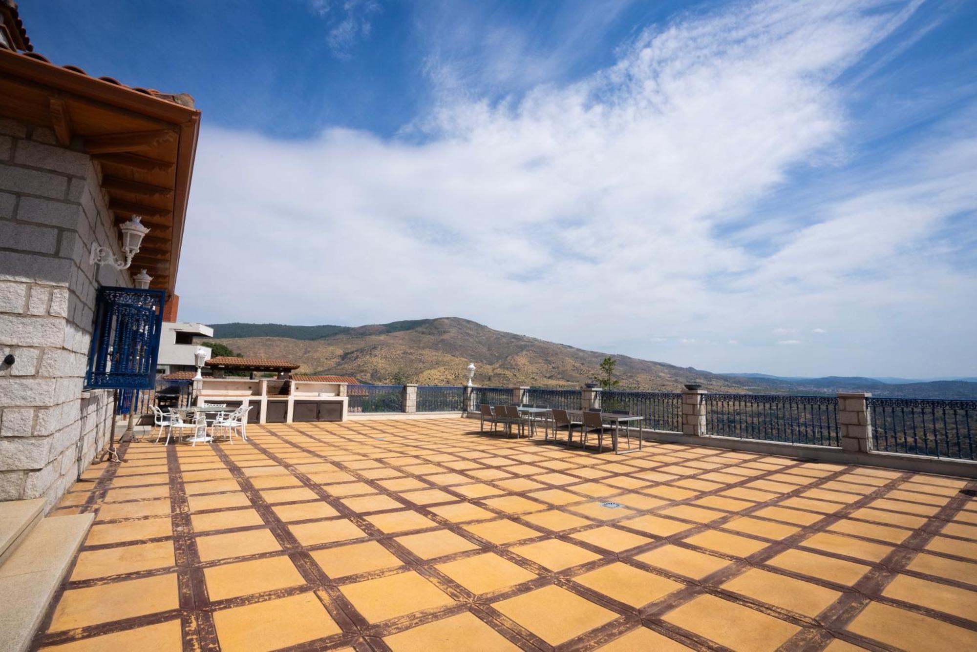 Mansion Con Jacuzzi A 40 Grados, Gran Piscina Y Padel Villa El Tiemblo Eksteriør bilde