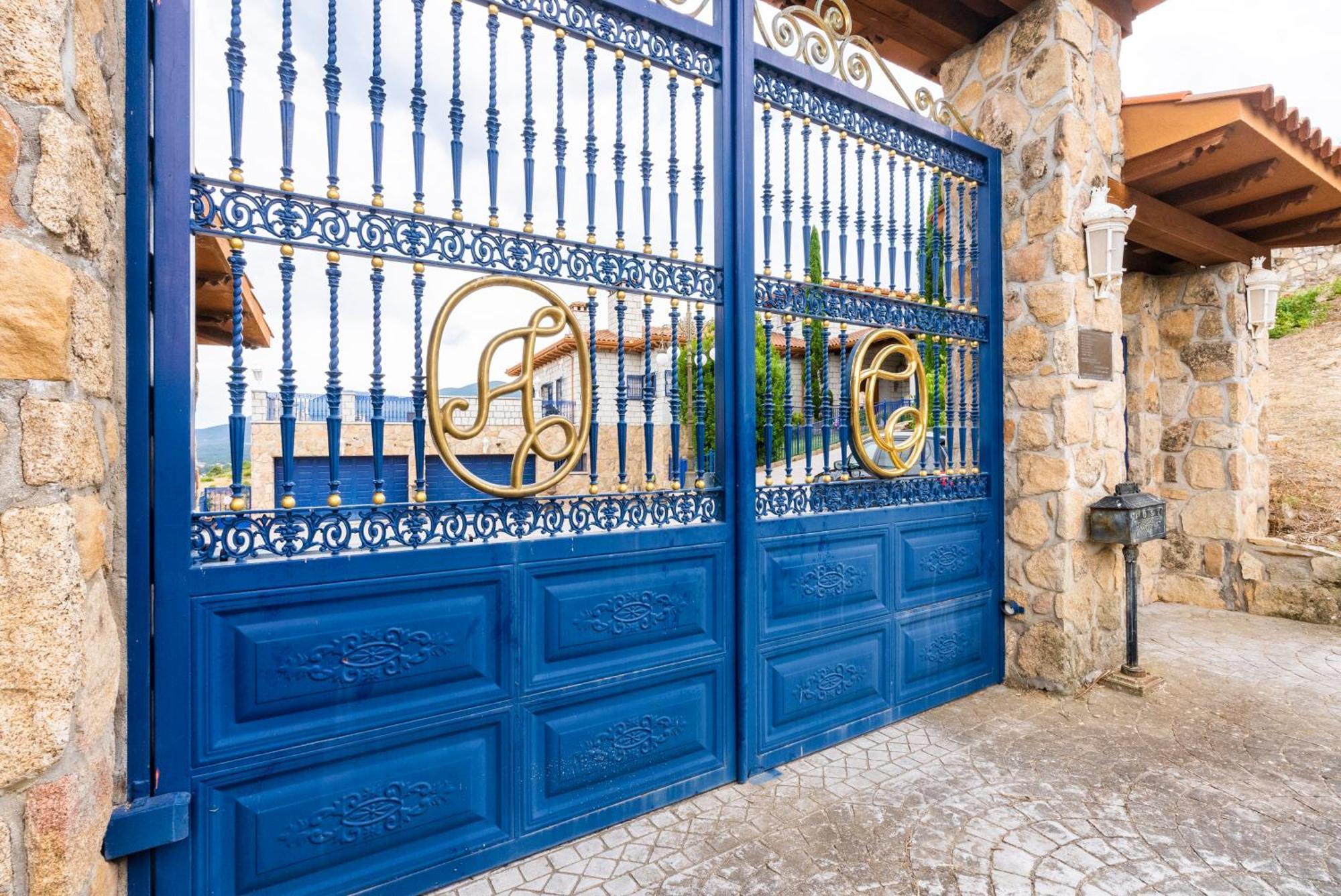 Mansion Con Jacuzzi A 40 Grados, Gran Piscina Y Padel Villa El Tiemblo Eksteriør bilde