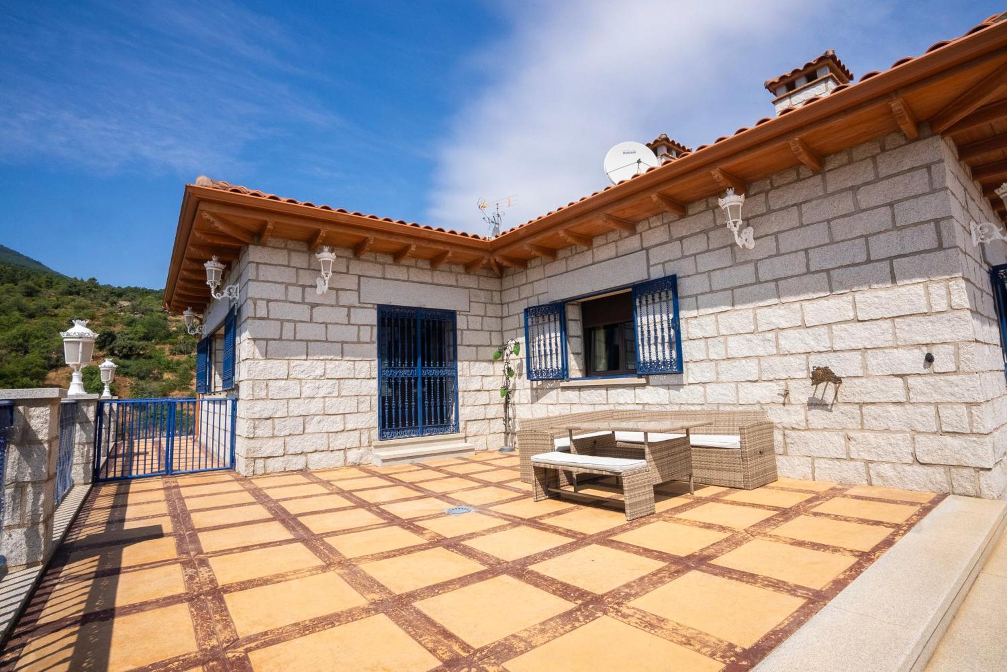 Mansion Con Jacuzzi A 40 Grados, Gran Piscina Y Padel Villa El Tiemblo Eksteriør bilde