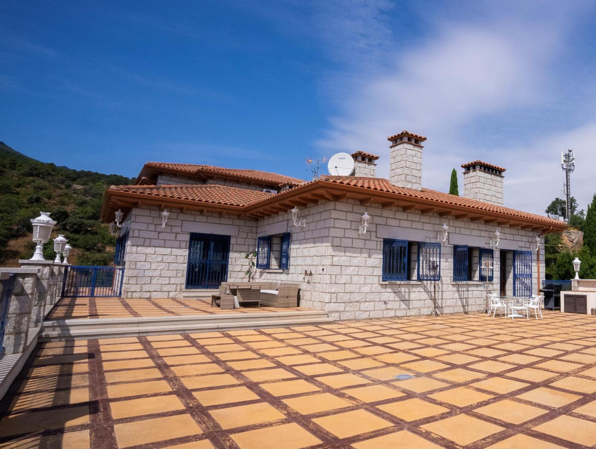 Mansion Con Jacuzzi A 40 Grados, Gran Piscina Y Padel Villa El Tiemblo Eksteriør bilde