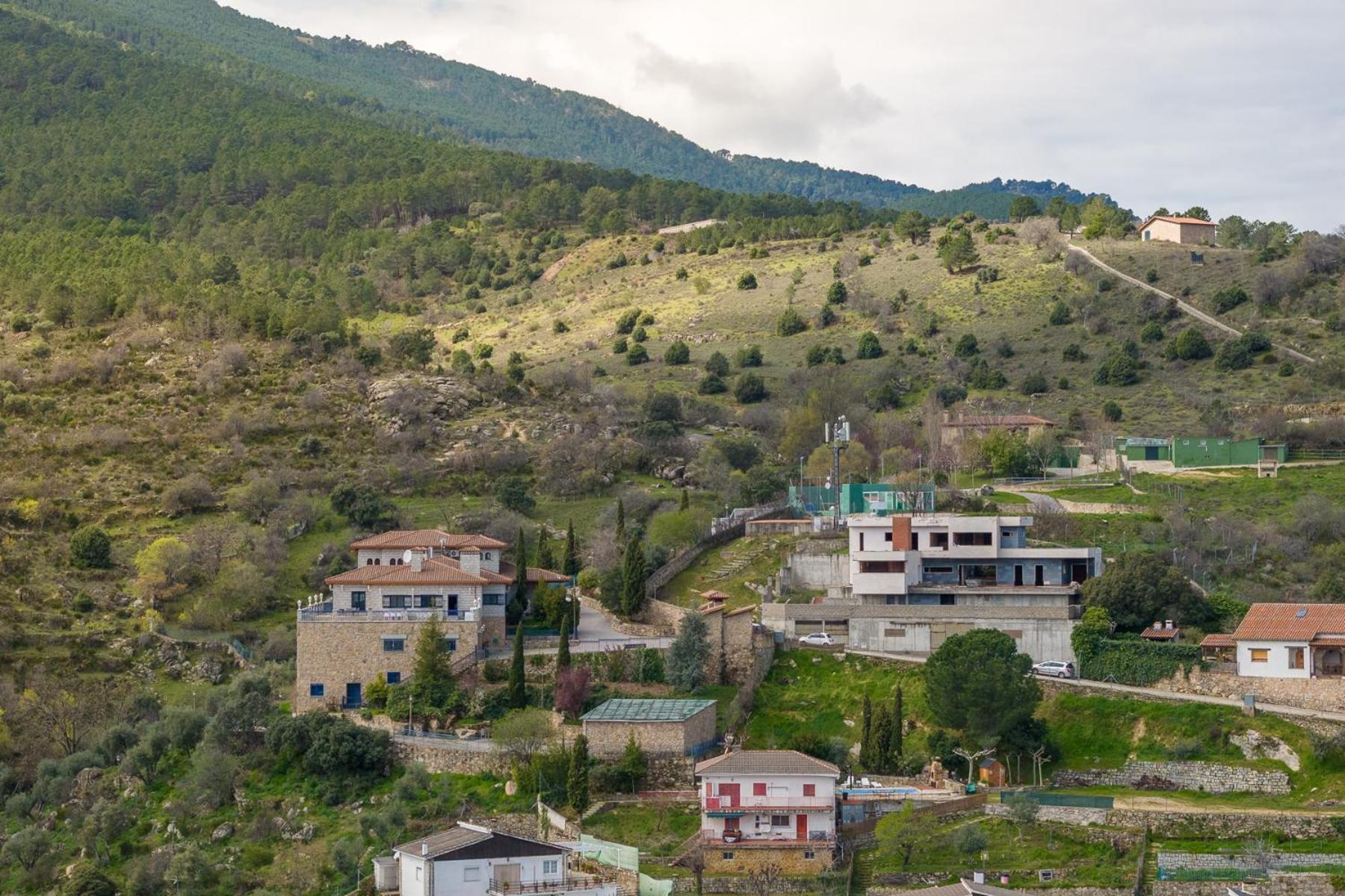 Mansion Con Jacuzzi A 40 Grados, Gran Piscina Y Padel Villa El Tiemblo Eksteriør bilde