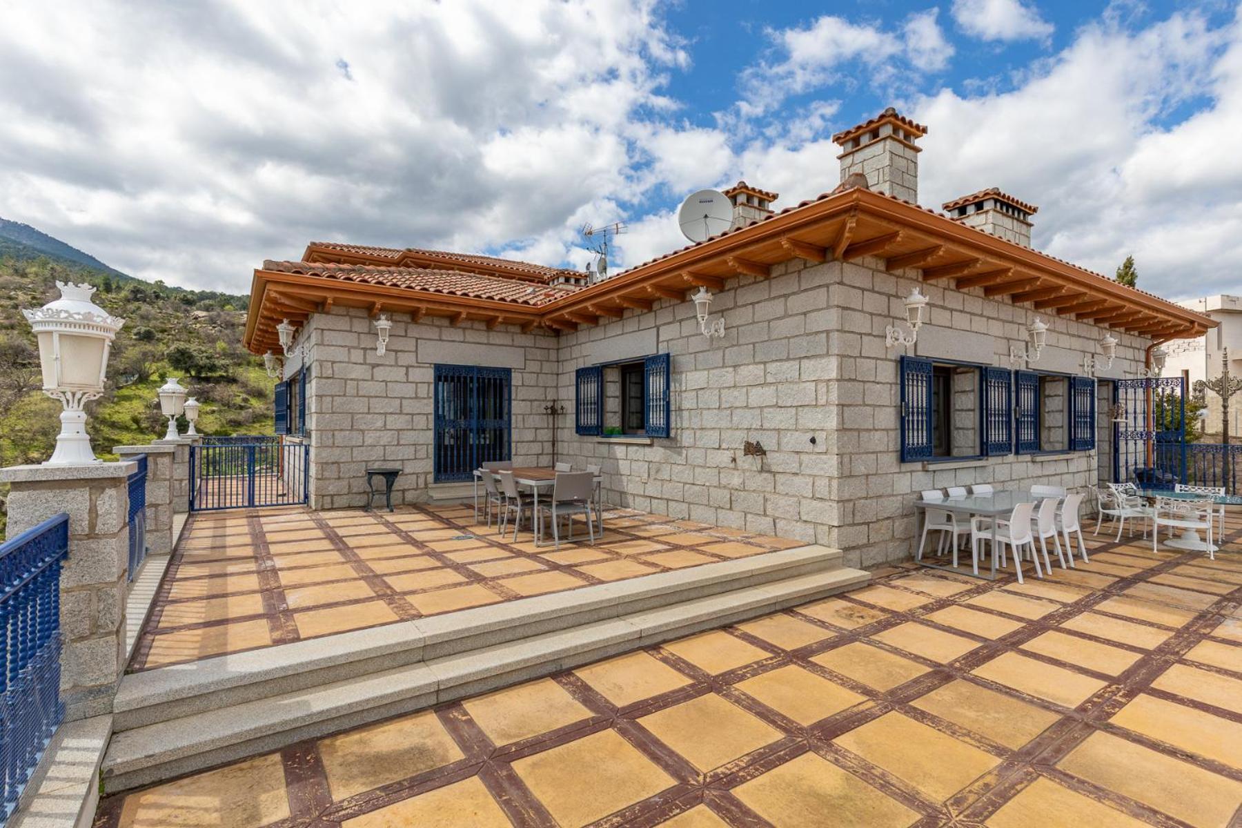 Mansion Con Jacuzzi A 40 Grados, Gran Piscina Y Padel Villa El Tiemblo Eksteriør bilde
